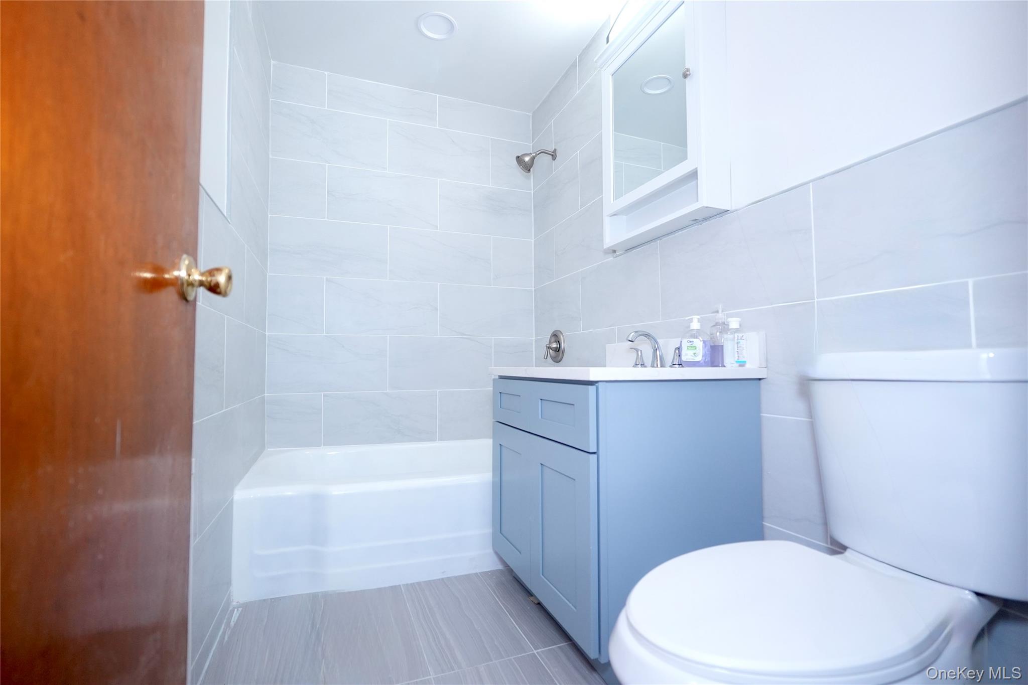 #17 photo, 130-04 130th Street, קווינס South Ozone Park , NY 11420