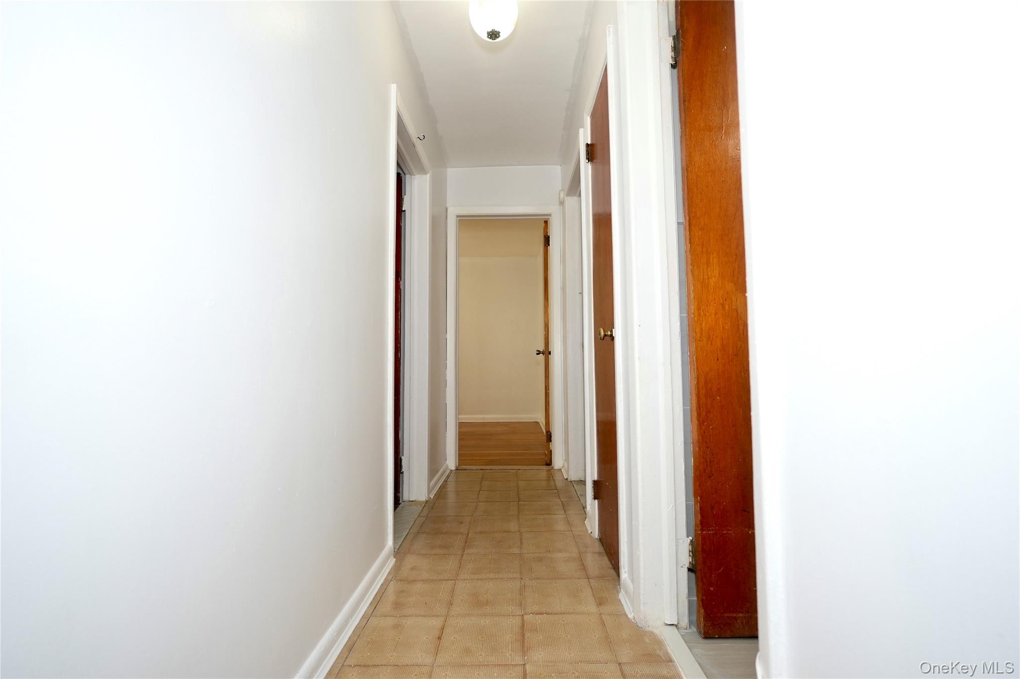 #20 photo, 130-04 130th Street, קווינס South Ozone Park , NY 11420