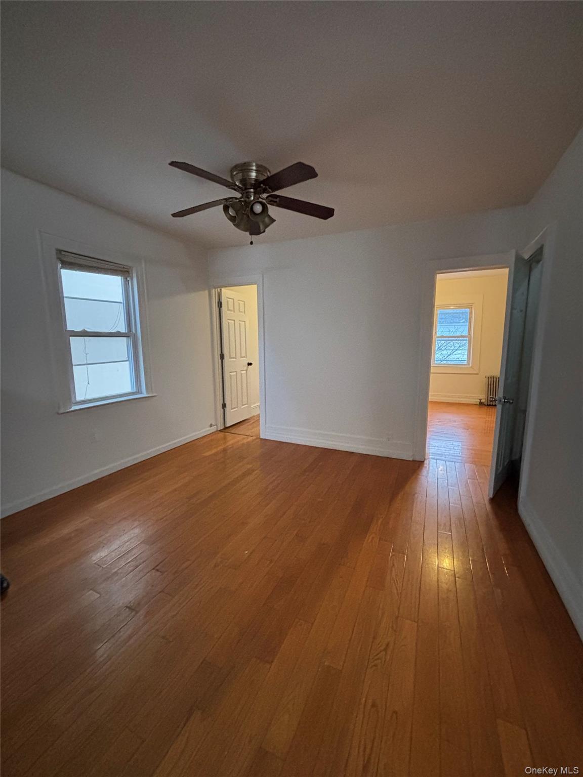 #3 photo, 10227 129th St, Richmond Hill S. , NY 11419