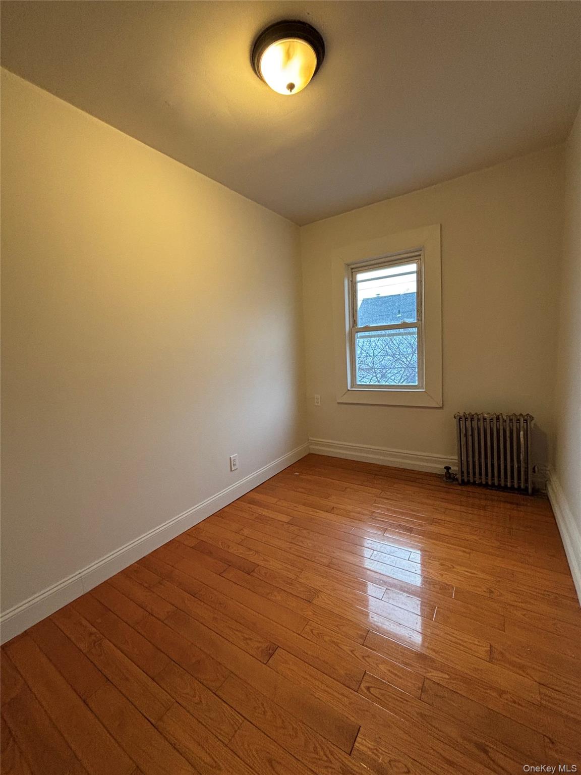 #4 photo, 10227 129th St, Richmond Hill S. , NY 11419