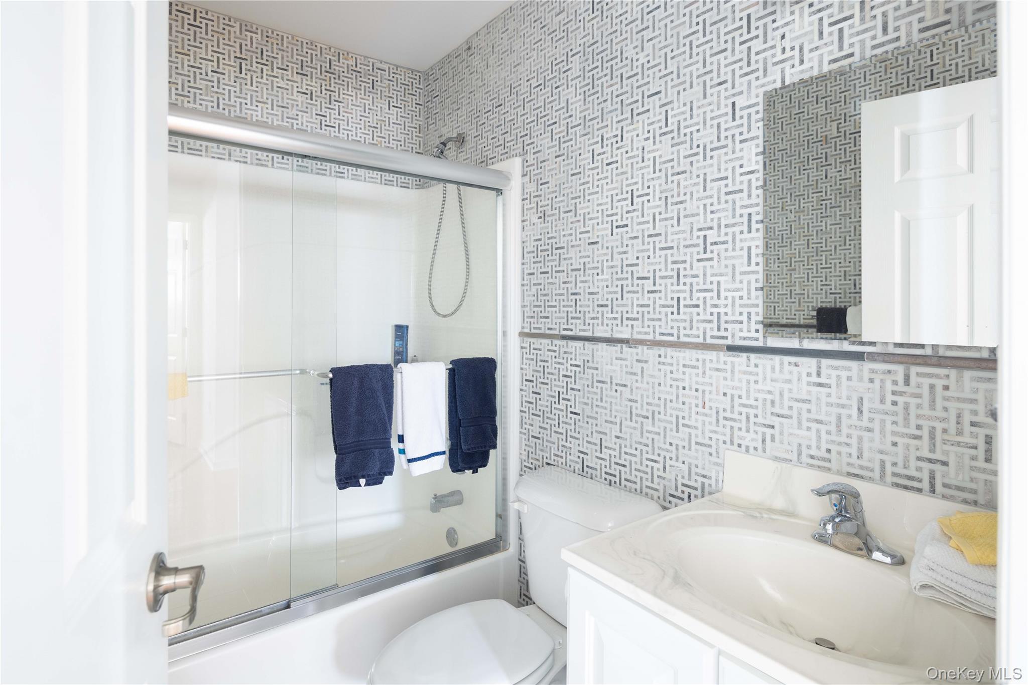 #5 photo, 7 Washington Avenue, Montauk , NY 11954