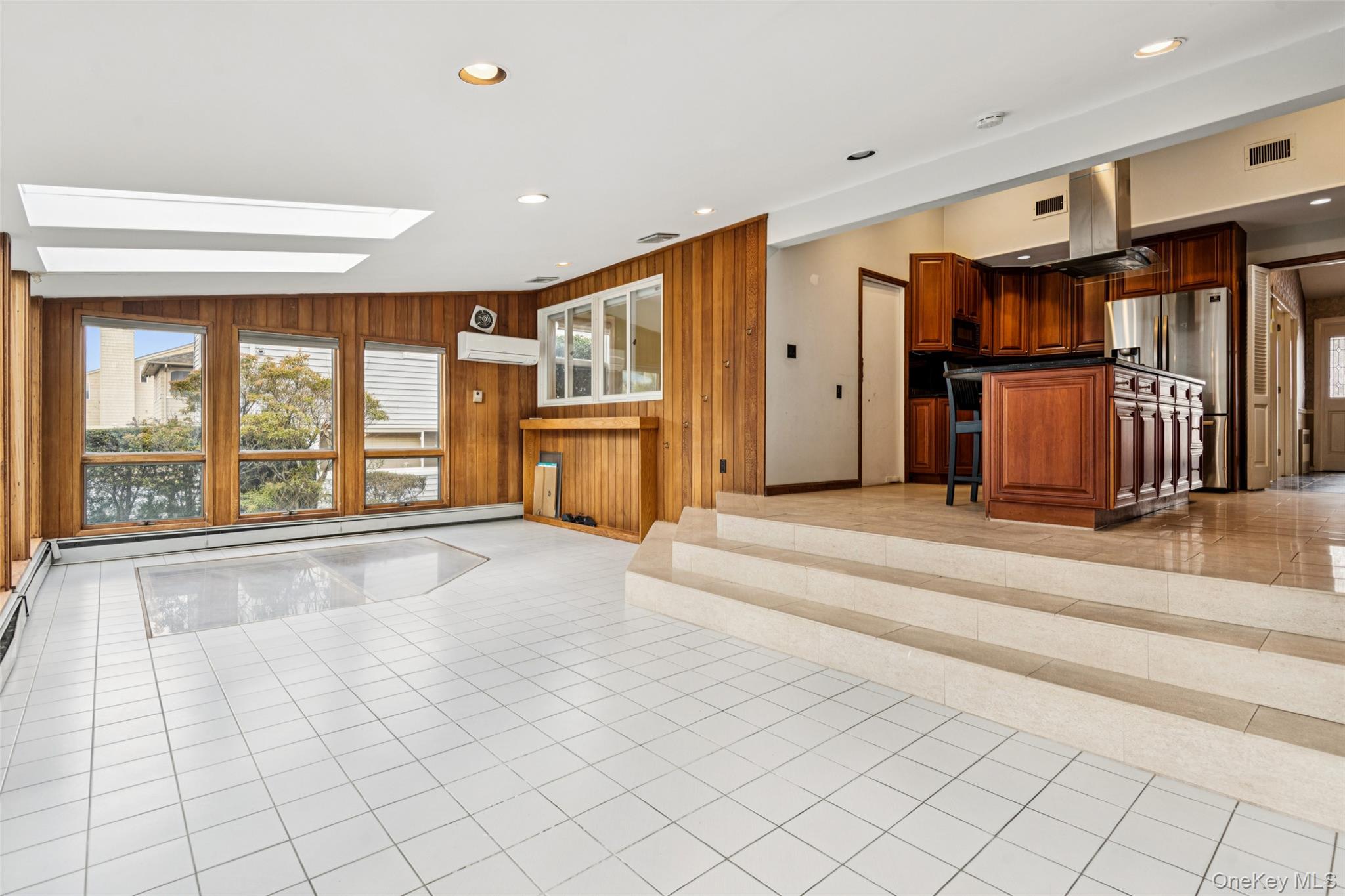 #17 photo, 15 Baylis Place, Lynbrook , NY 11563