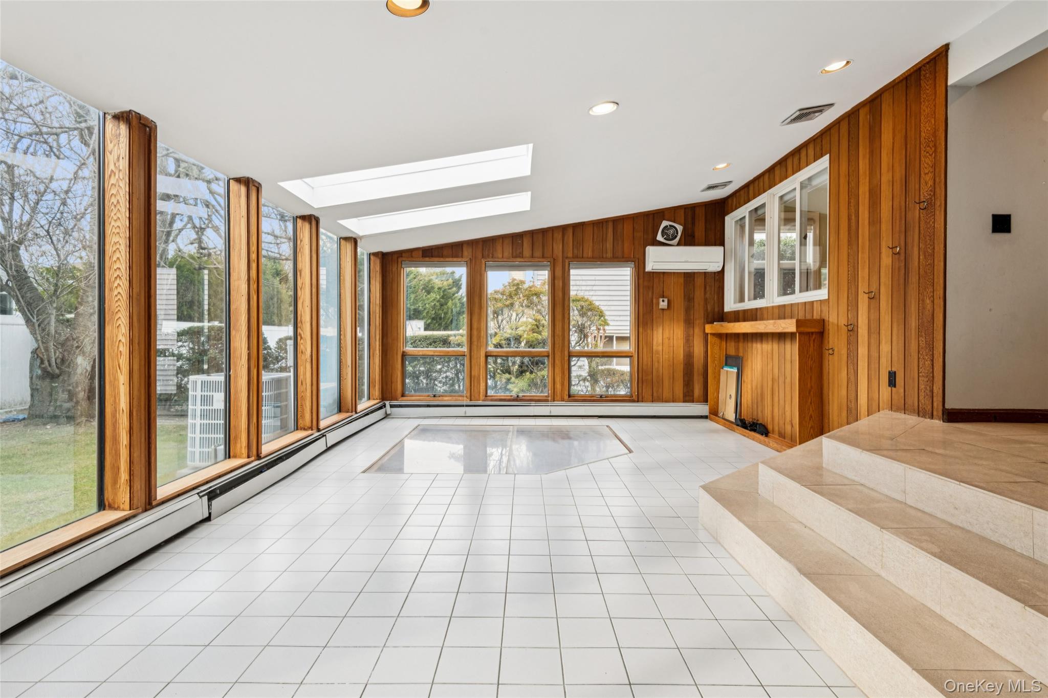 #18 photo, 15 Baylis Place, Lynbrook , NY 11563