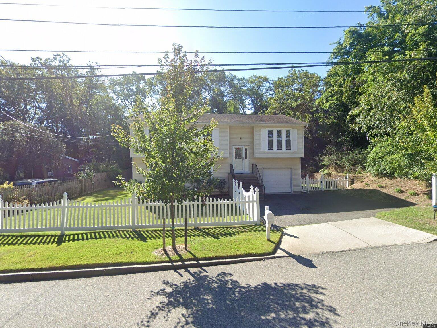 #1 photo, 46 Craven Street, Huntington Station , NY 11746