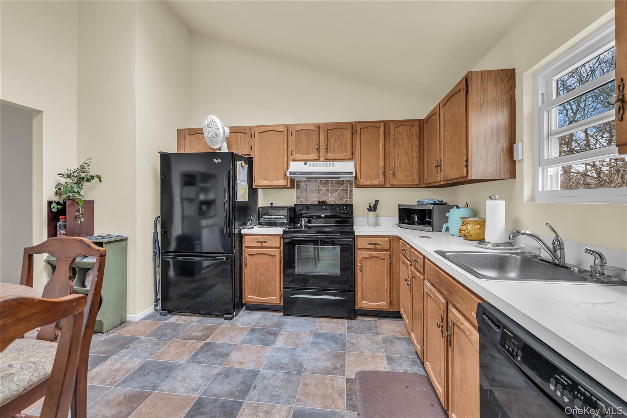 #4 photo, 46 Craven Street, Huntington Station , NY 11746