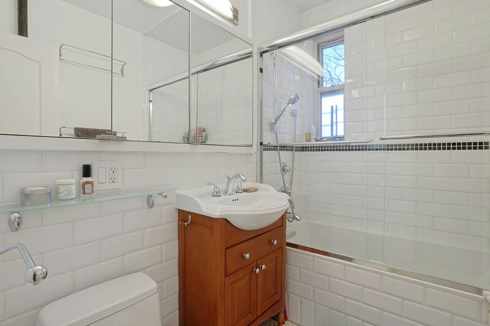 #19 photo, 5601 Riverdale Avenue, #4O, North Riverdale , NY 10471