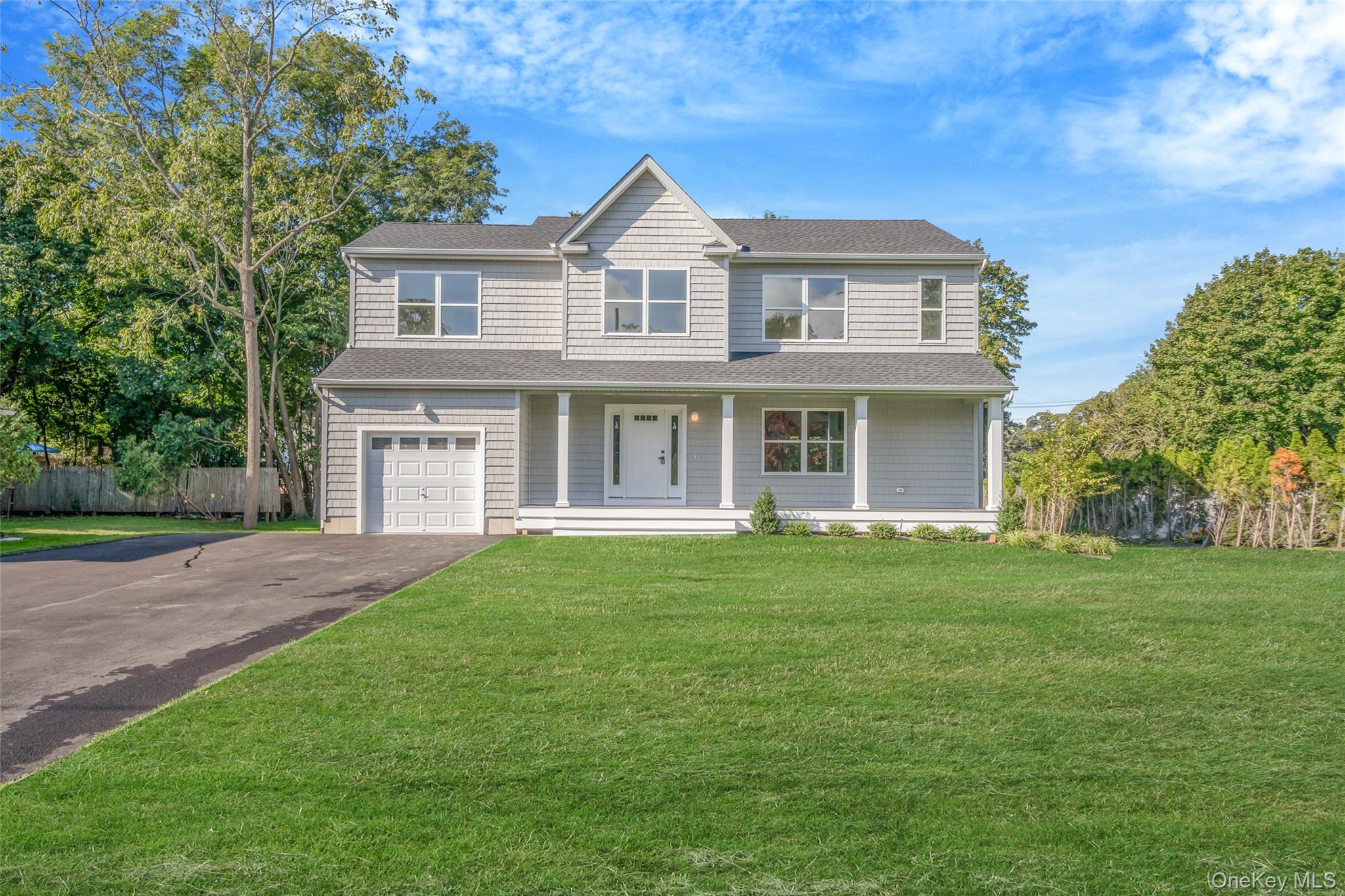 #2 photo, 817 Pondview Road, מחוז סאפוק Riverhead , NY 11901