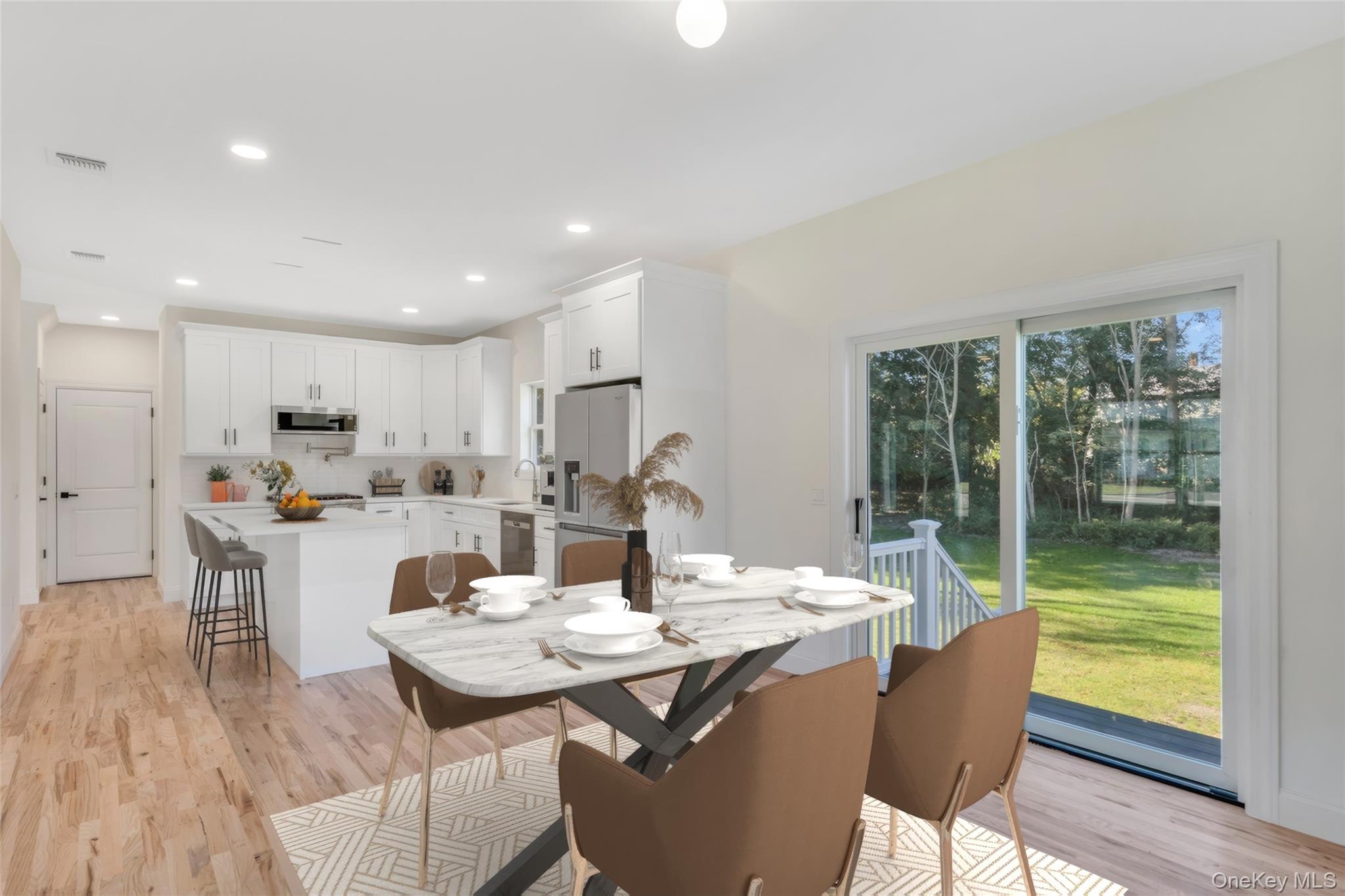 #20 photo, 817 Pondview Road, מחוז סאפוק Riverhead , NY 11901