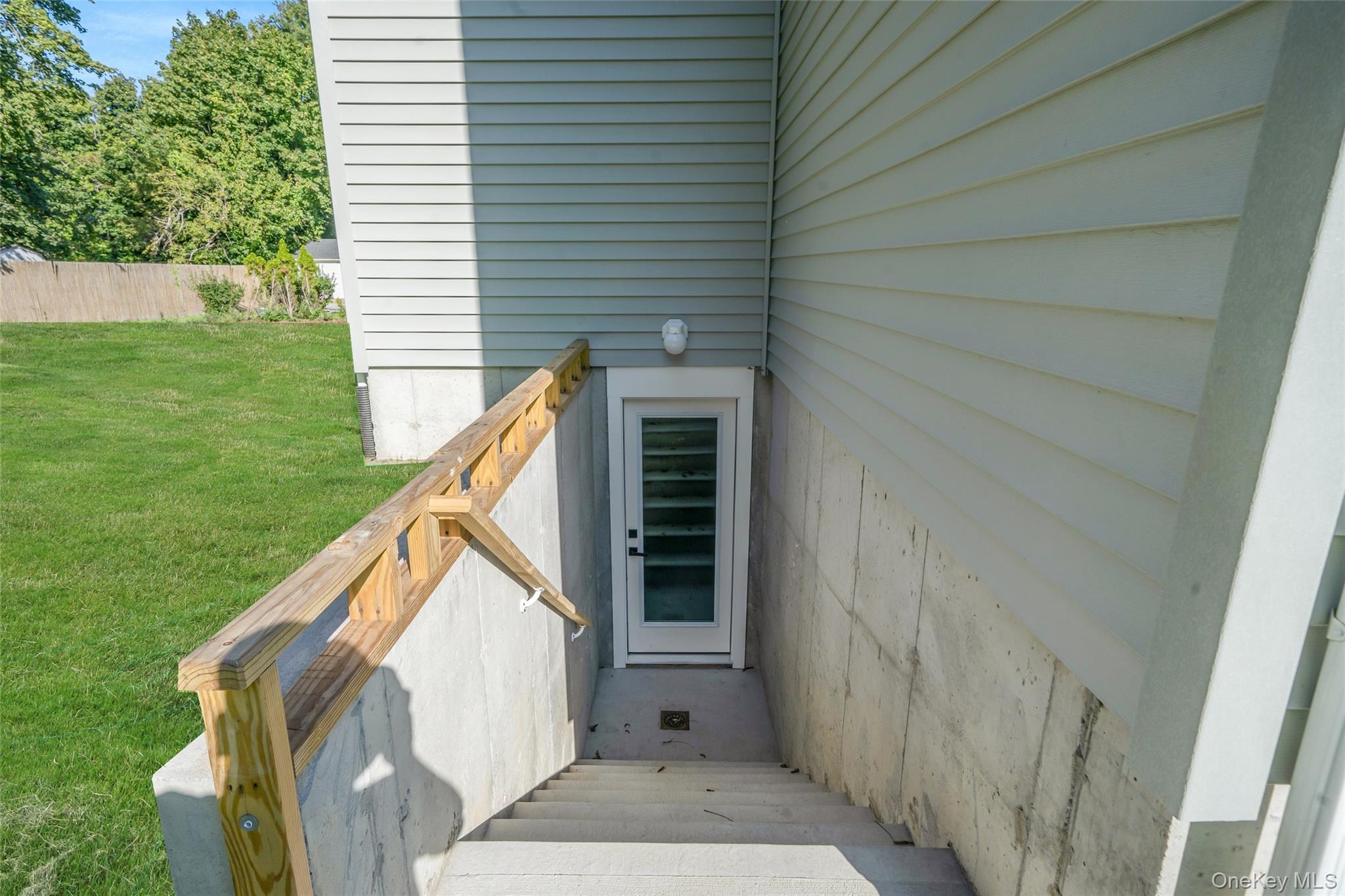 #9 photo, 817 Pondview Road, מחוז סאפוק Riverhead , NY 11901