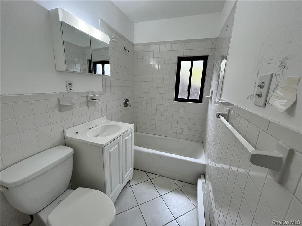 #15 photo, 790 Warburton Avenue, Yonkers , NY 10701