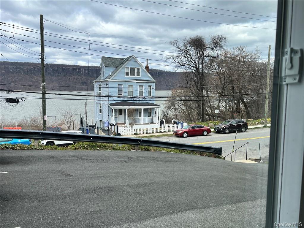 #17 photo, 790 Warburton Avenue, Yonkers , NY 10701