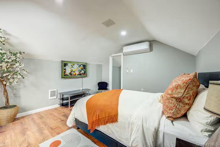 #11 photo, 8 Carl Place, New Windsor , NY 12553