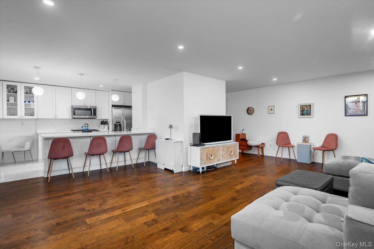 #3 photo, 499 N Broadway, White Plains , NY 10603