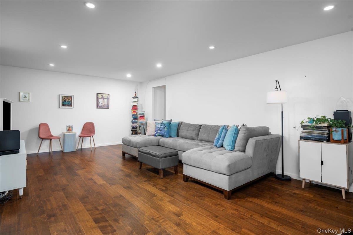 #6 photo, 499 N Broadway, White Plains , NY 10603