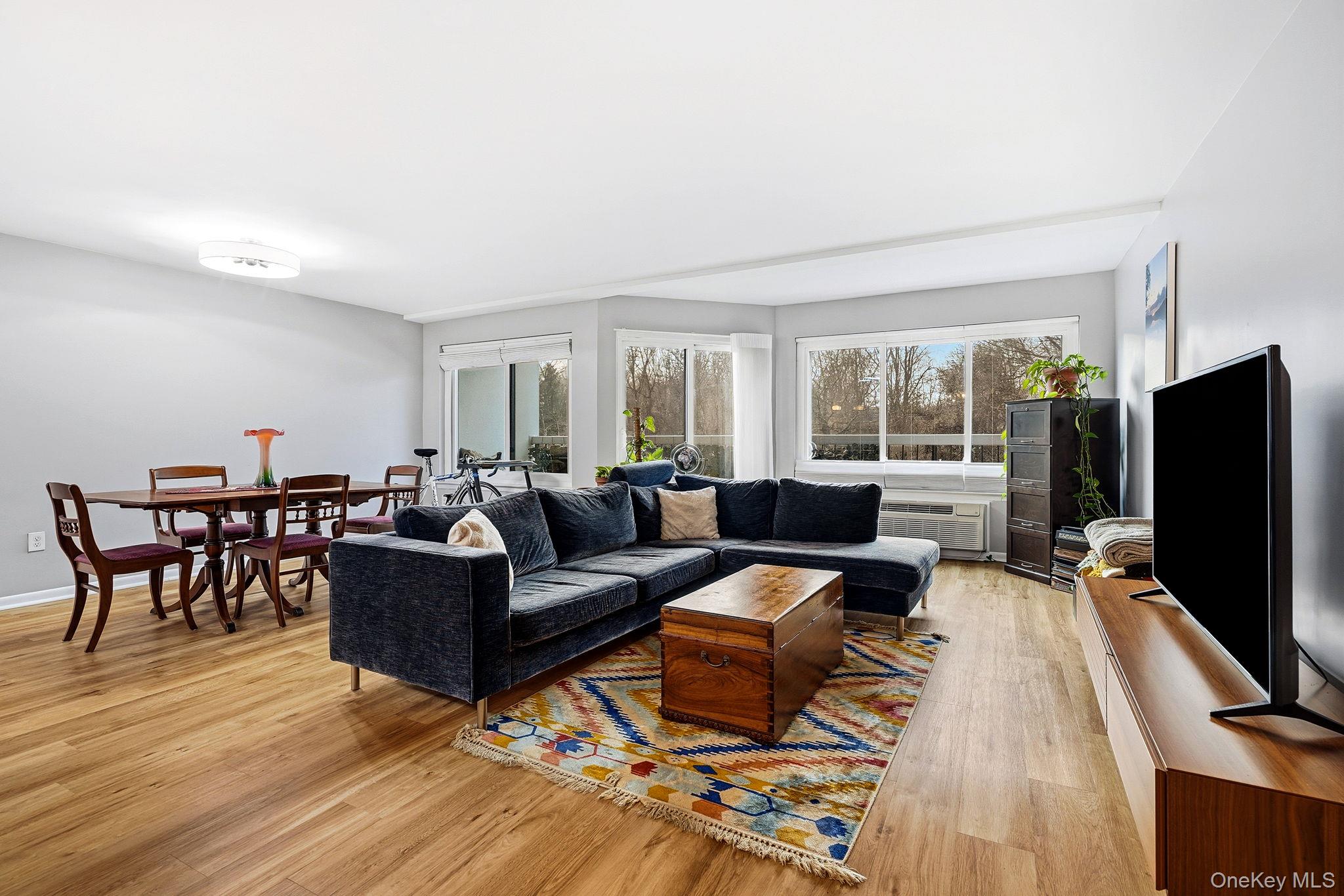 #12 photo, 100 High Point Drive, Hartsdale , NY 10530