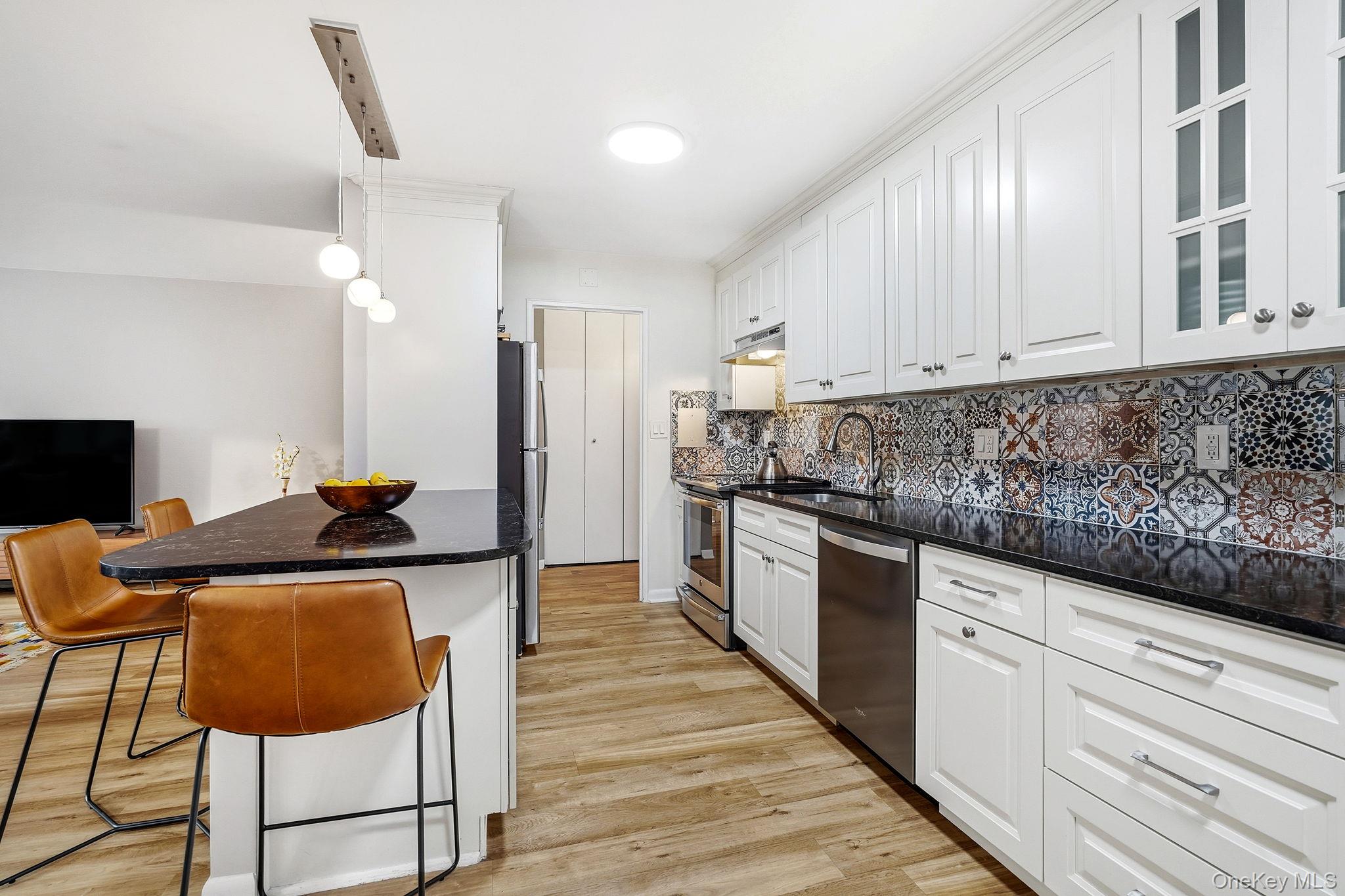 #3 photo, 100 High Point Drive, Hartsdale , NY 10530