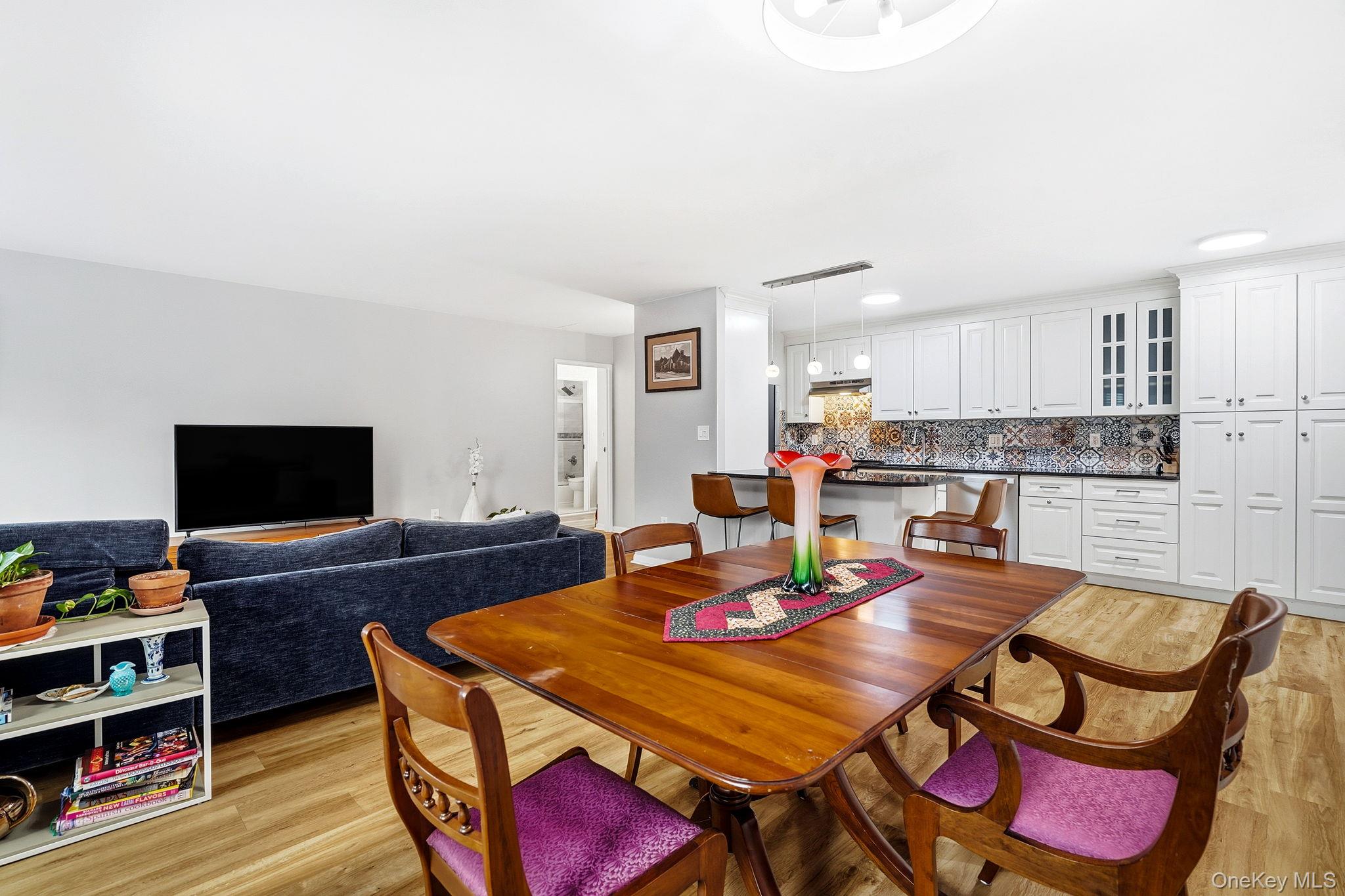 #6 photo, 100 High Point Drive, Hartsdale , NY 10530