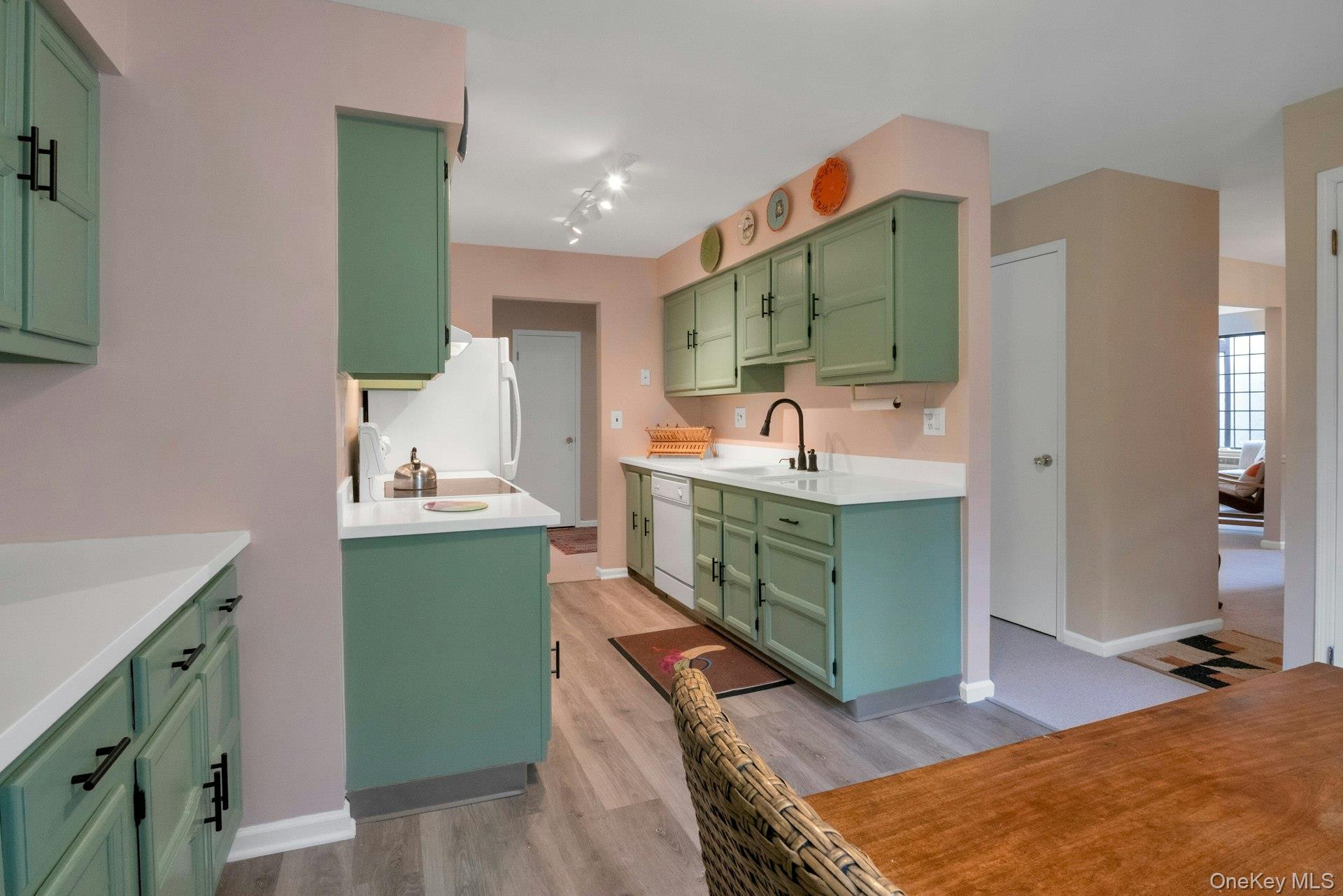 #8 photo, 60 Foxwood Drive, Pleasantville , NY 10570