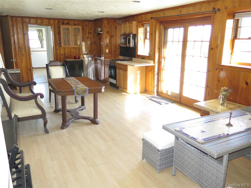 #13 photo, 25 Winchester Oval, New Rochelle , NY 10805