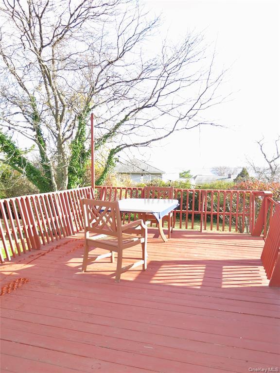 #14 photo, 25 Winchester Oval, New Rochelle , NY 10805