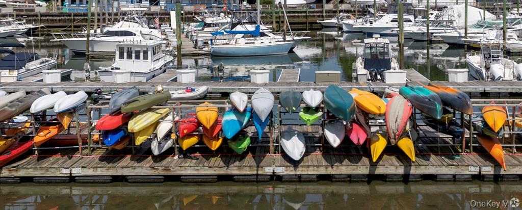 #17 photo, 25 Winchester Oval, New Rochelle , NY 10805