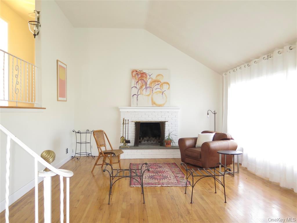 #4 photo, 25 Winchester Oval, New Rochelle , NY 10805