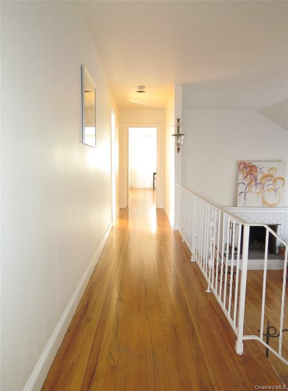 #8 photo, 25 Winchester Oval, New Rochelle , NY 10805