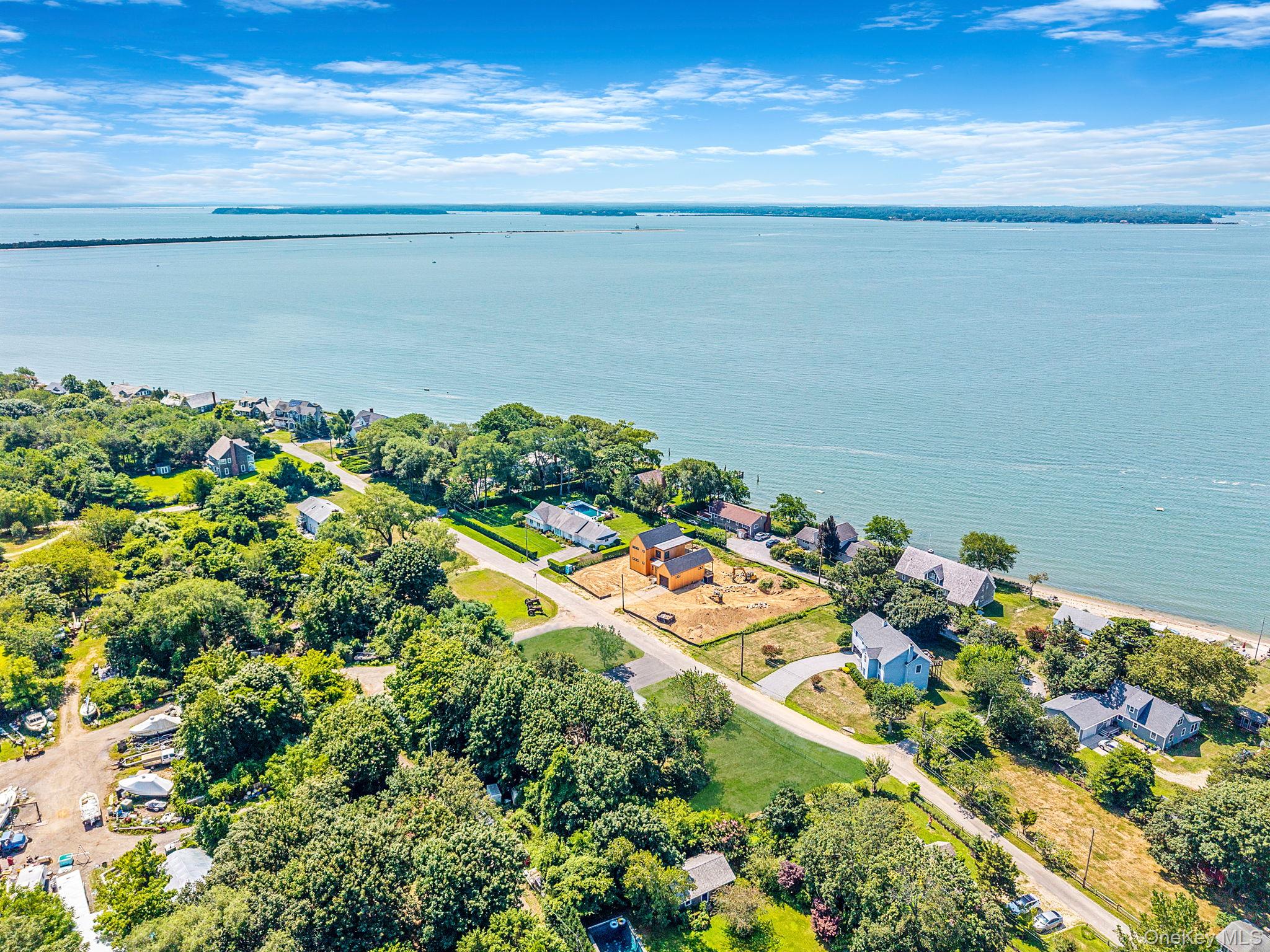 #2 photo, 295 Willow Terrace Lane, سوفولك Orient , NY 11957