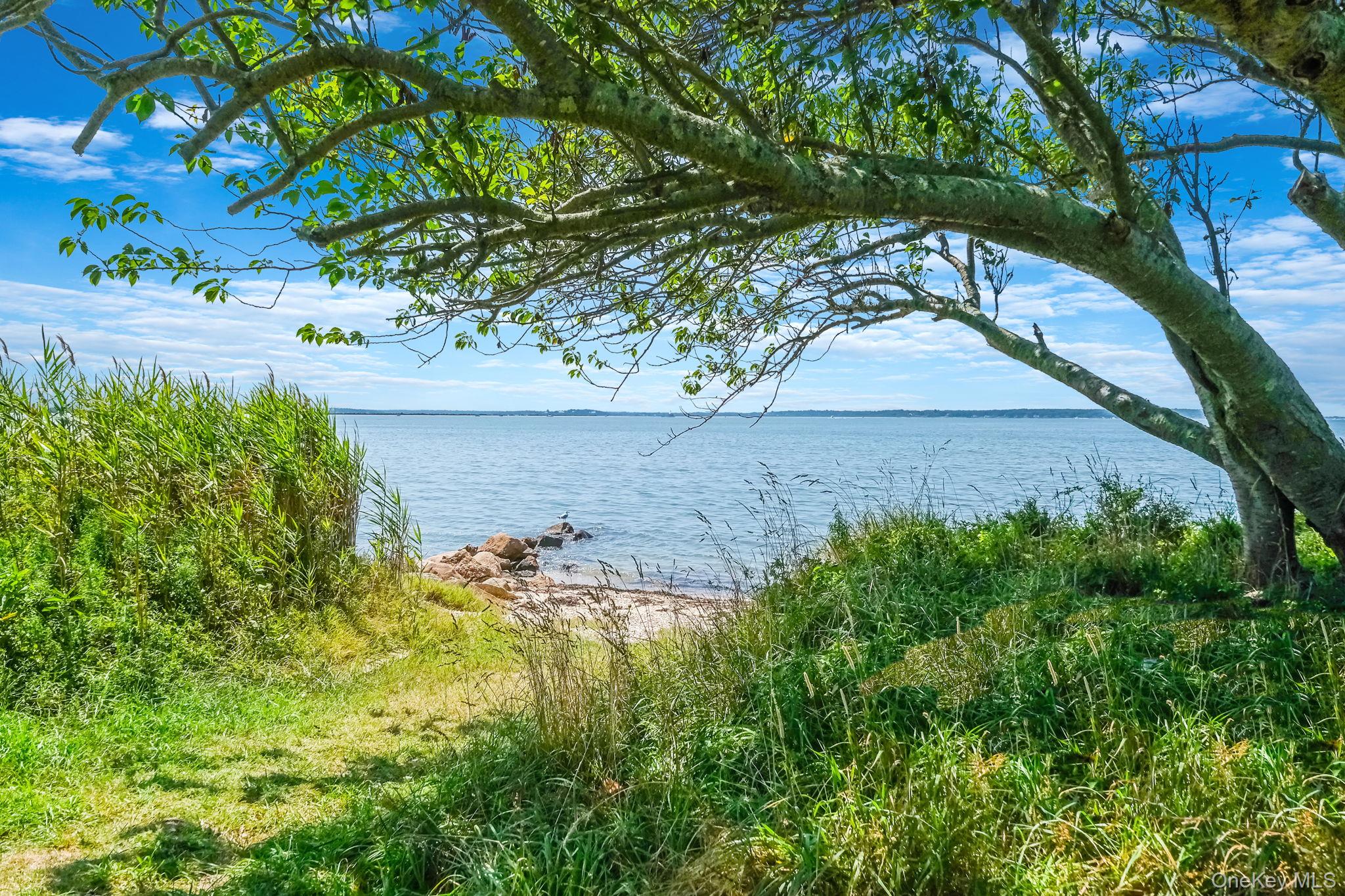 #20 photo, 295 Willow Terrace Lane, سوفولك Orient , NY 11957