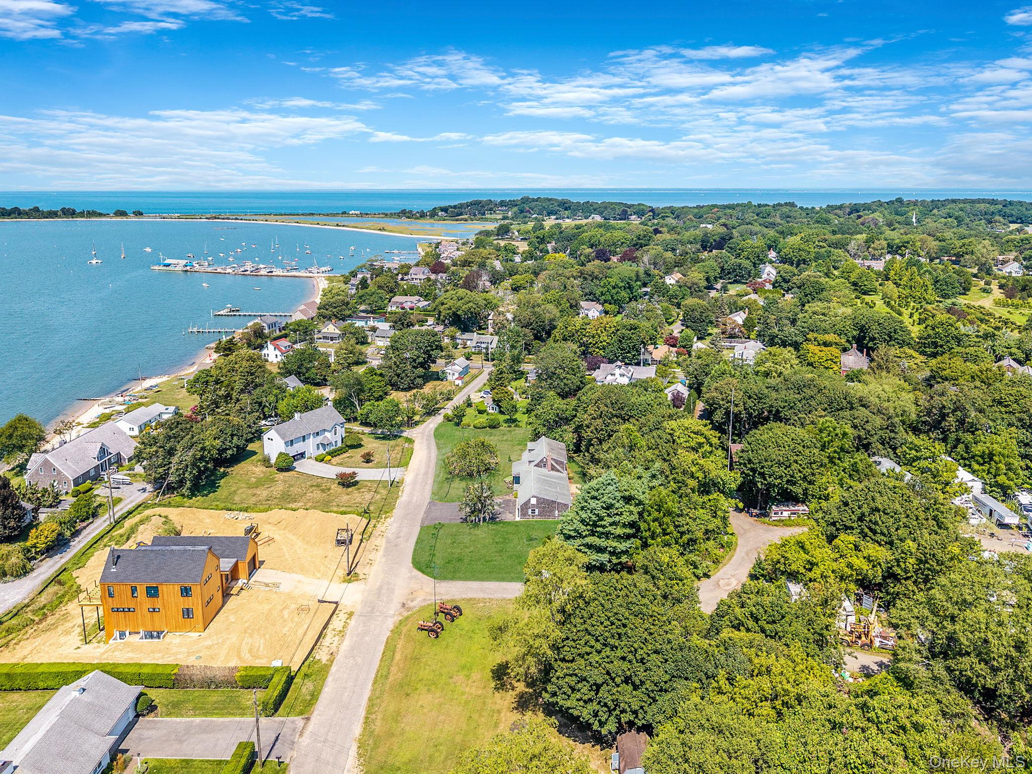 #3 photo, 295 Willow Terrace Lane, سوفولك Orient , NY 11957