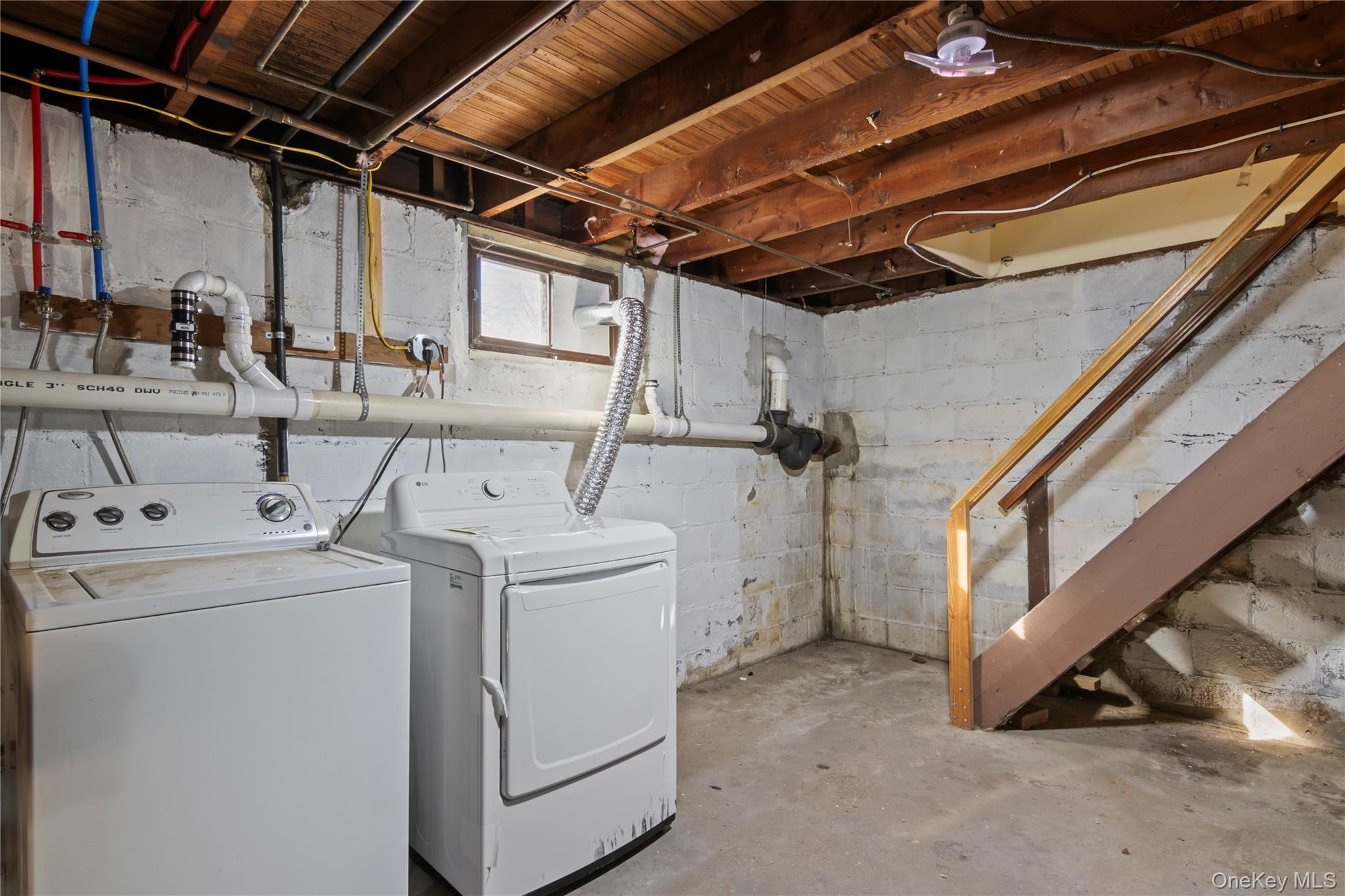 #14 photo, 63 Railroad Street, מחוז סאפוק Huntington Station , NY 11746