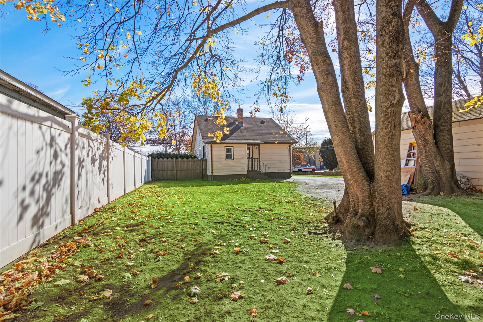 #16 photo, 63 Railroad Street, מחוז סאפוק Huntington Station , NY 11746