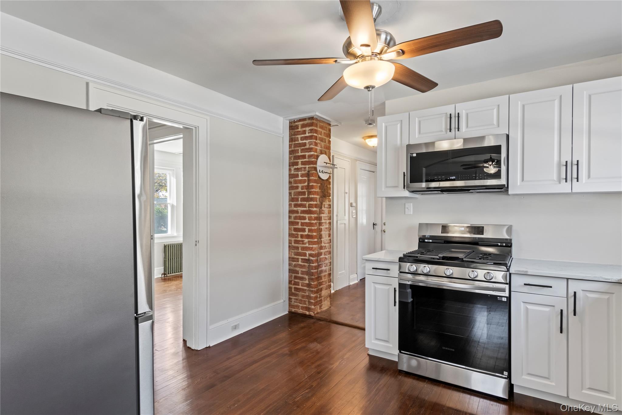 #5 photo, 63 Railroad Street, מחוז סאפוק Huntington Station , NY 11746