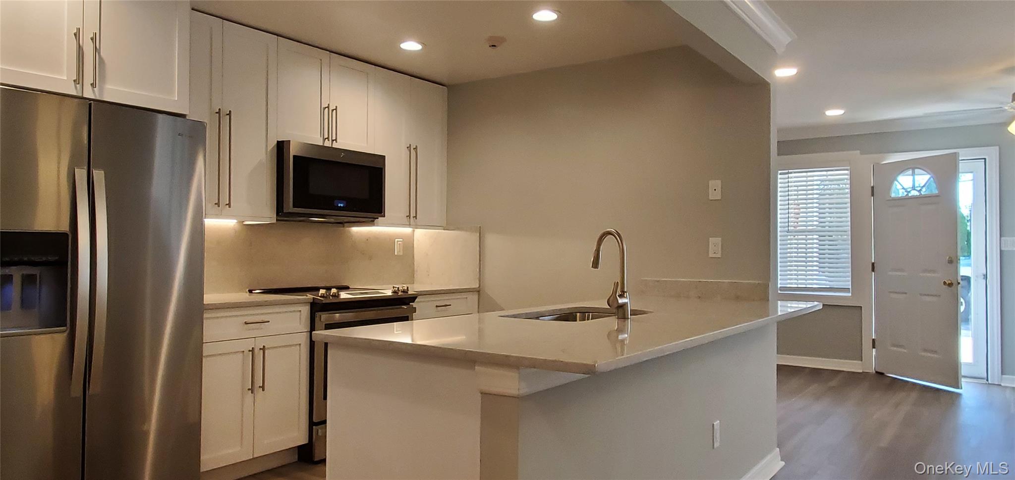 #2 photo, 81 Secatogue Avenue, Farmingdale , NY 11735