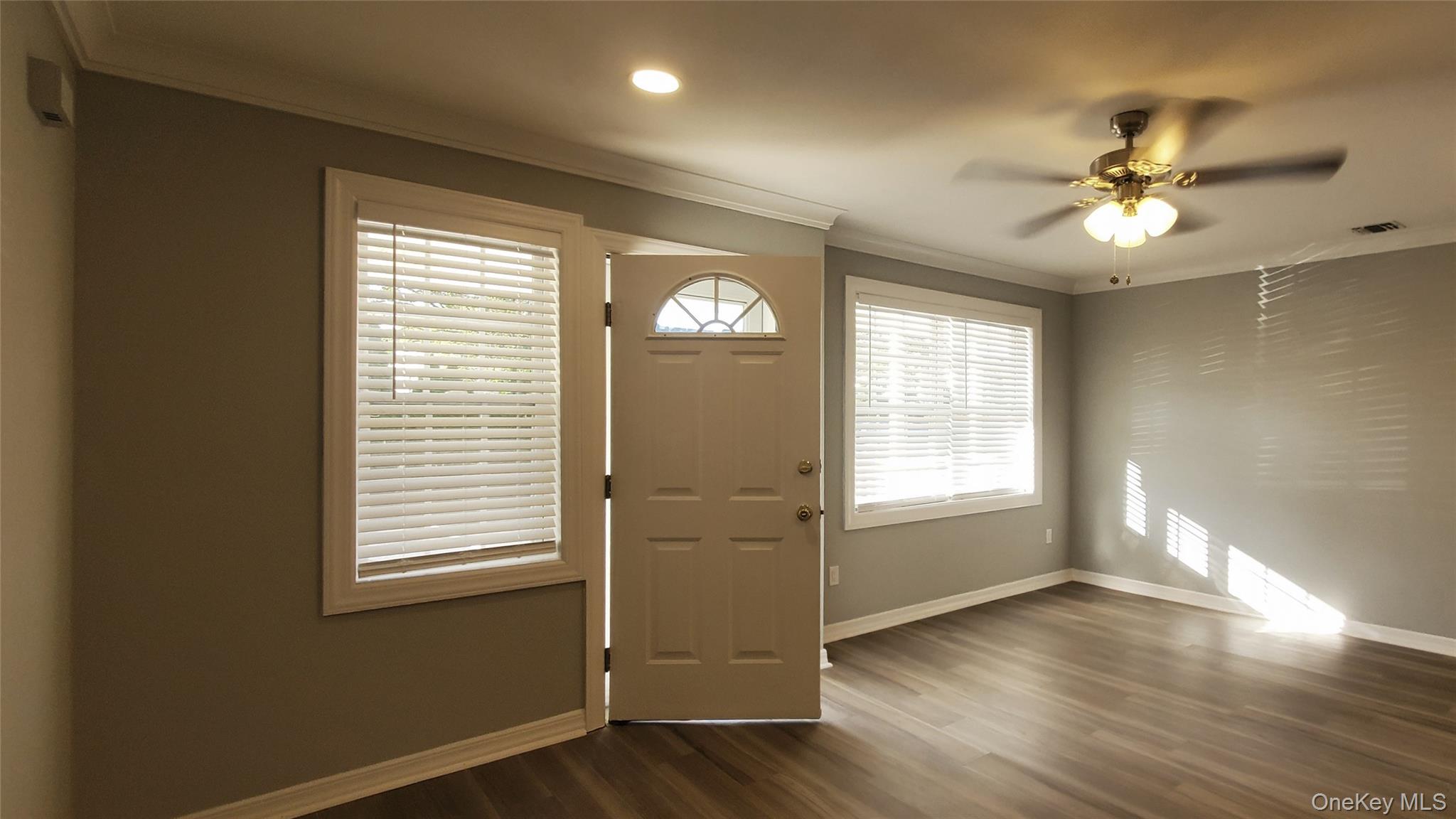 #7 photo, 81 Secatogue Avenue, Farmingdale , NY 11735