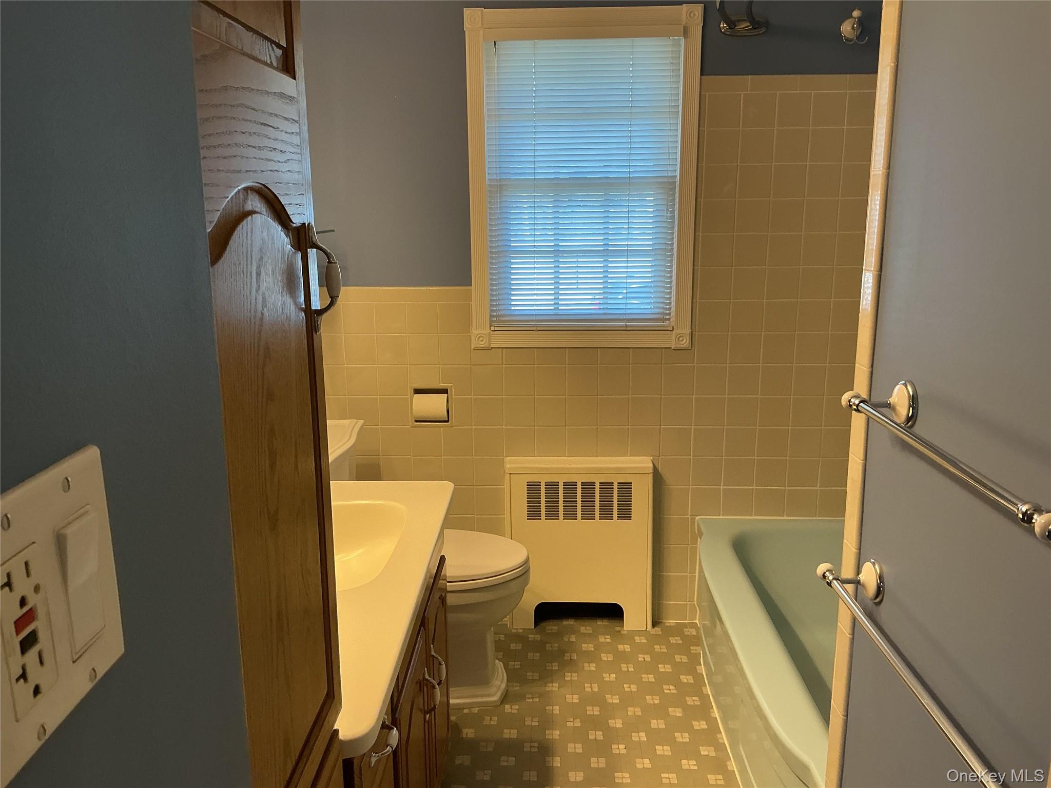 #10 photo, 34 Scholl Drive, מחוז נסאו Farmingdale , NY 11735