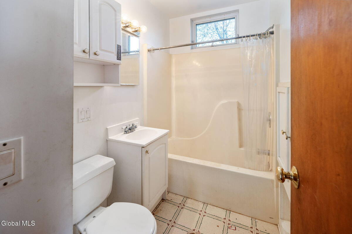 #8 photo, 829 Troy-Schenectady Road, Colonie , NY 12110