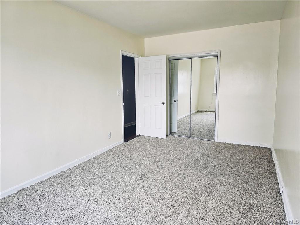 #8 photo, 1022 E 211 Street, Bronx , NY 10469