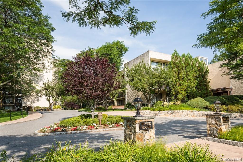 #2 photo, 150 Overlook Avenue, Peekskill , NY 10566