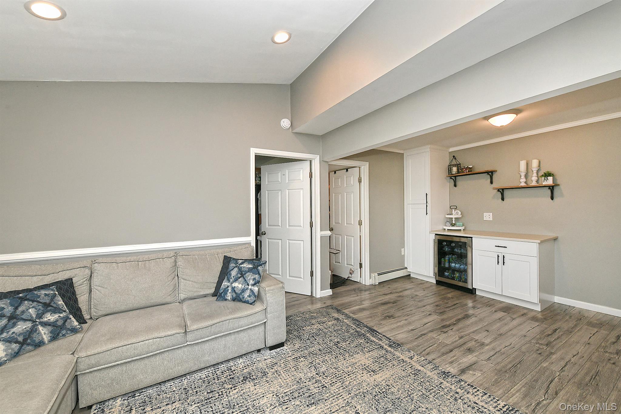 #16 photo, 53 Clay Lane, Levittown , NY 11756