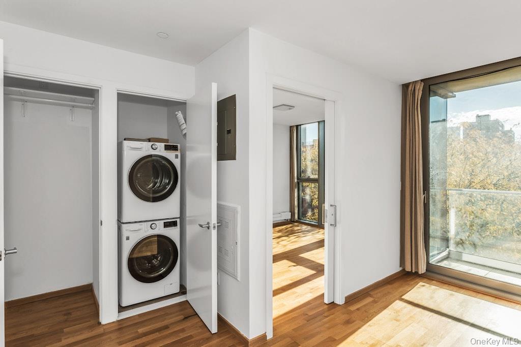 #10 photo, 2309 Broadway, Astoria , NY 11106