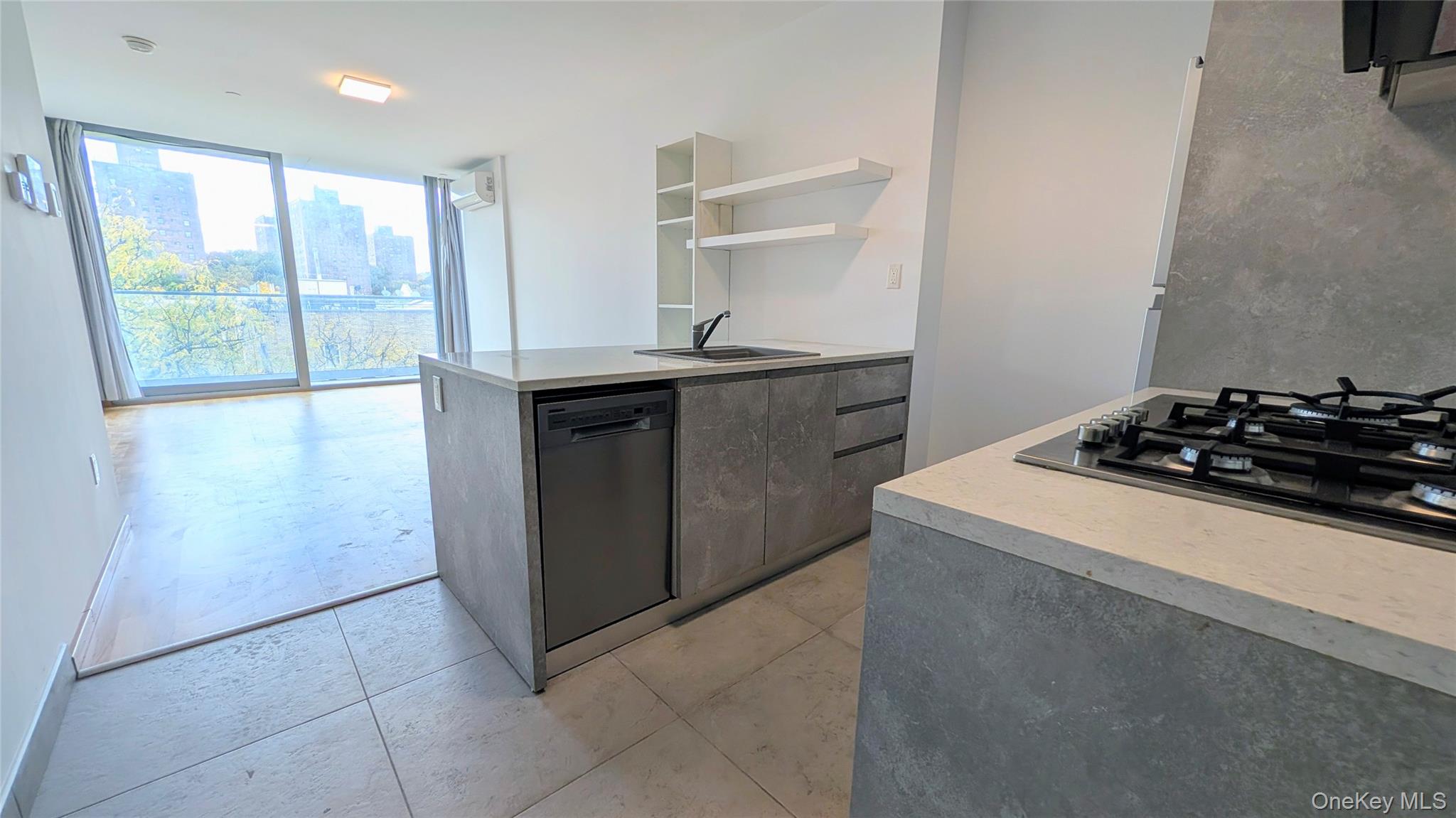 #12 photo, 2309 Broadway, Astoria , NY 11106