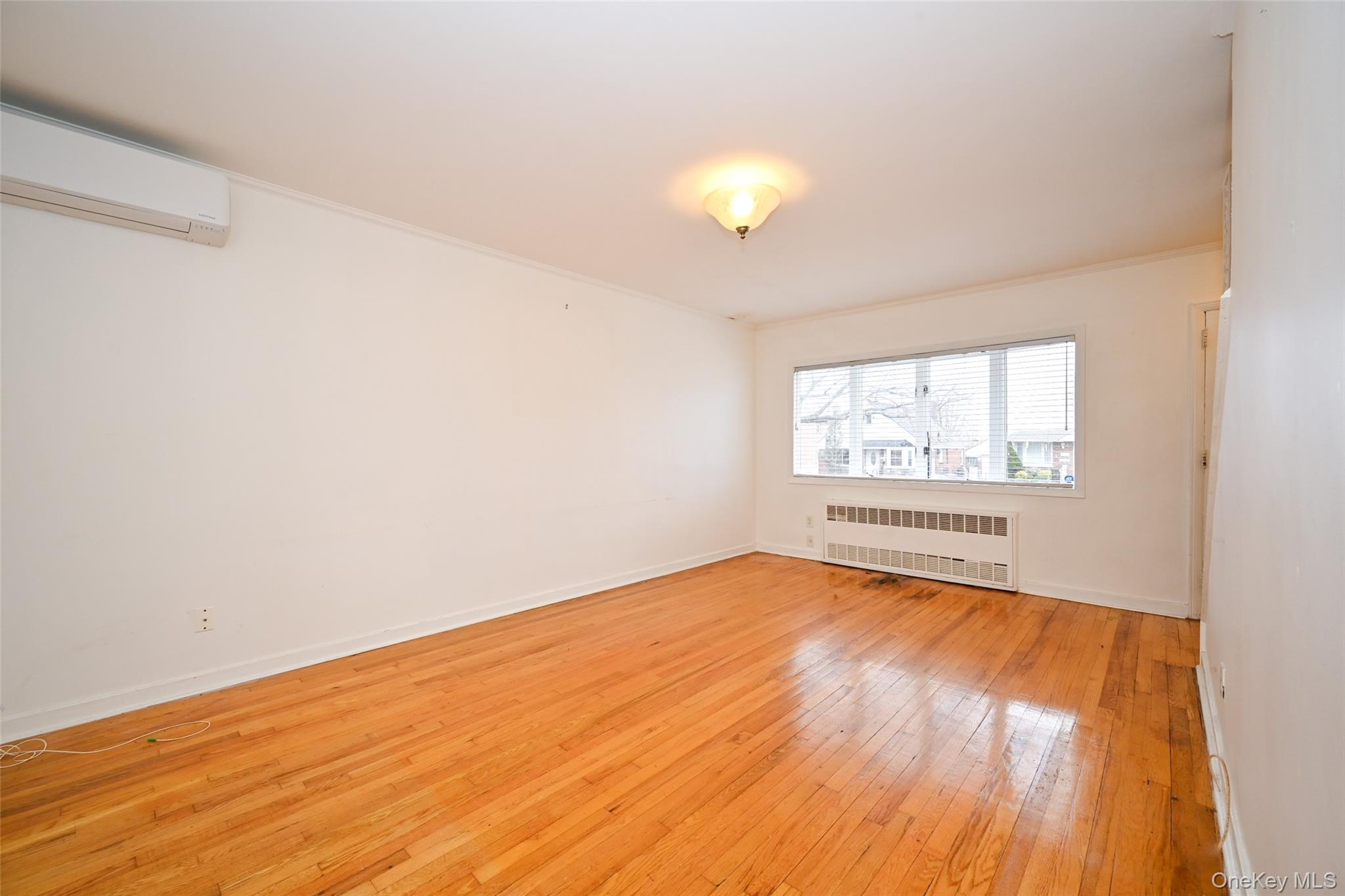 #4 photo, 14728 8th Avenue, Whitestone , NY 11357