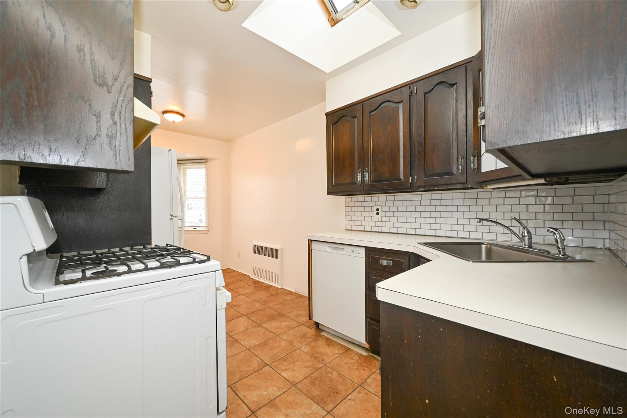 #6 photo, 14728 8th Avenue, Whitestone , NY 11357