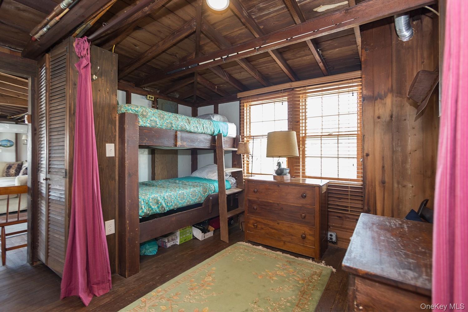 #13 photo, 39 Point Road, सफ़ोक काउंटी Westhampton Beach , NY 11978