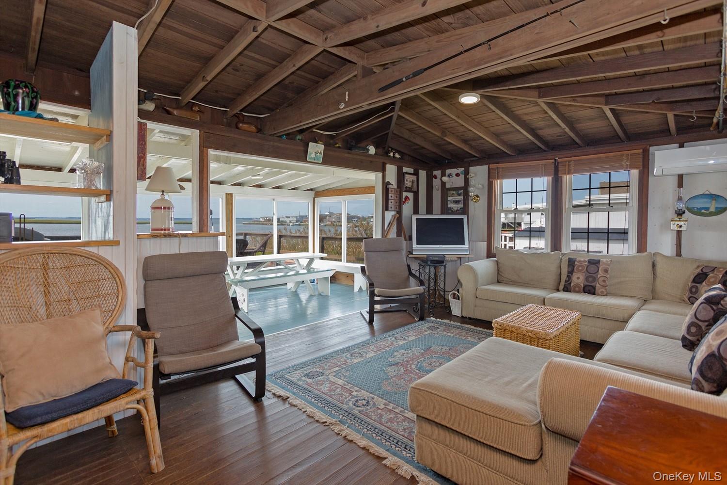 #6 photo, 39 Point Road, सफ़ोक काउंटी Westhampton Beach , NY 11978