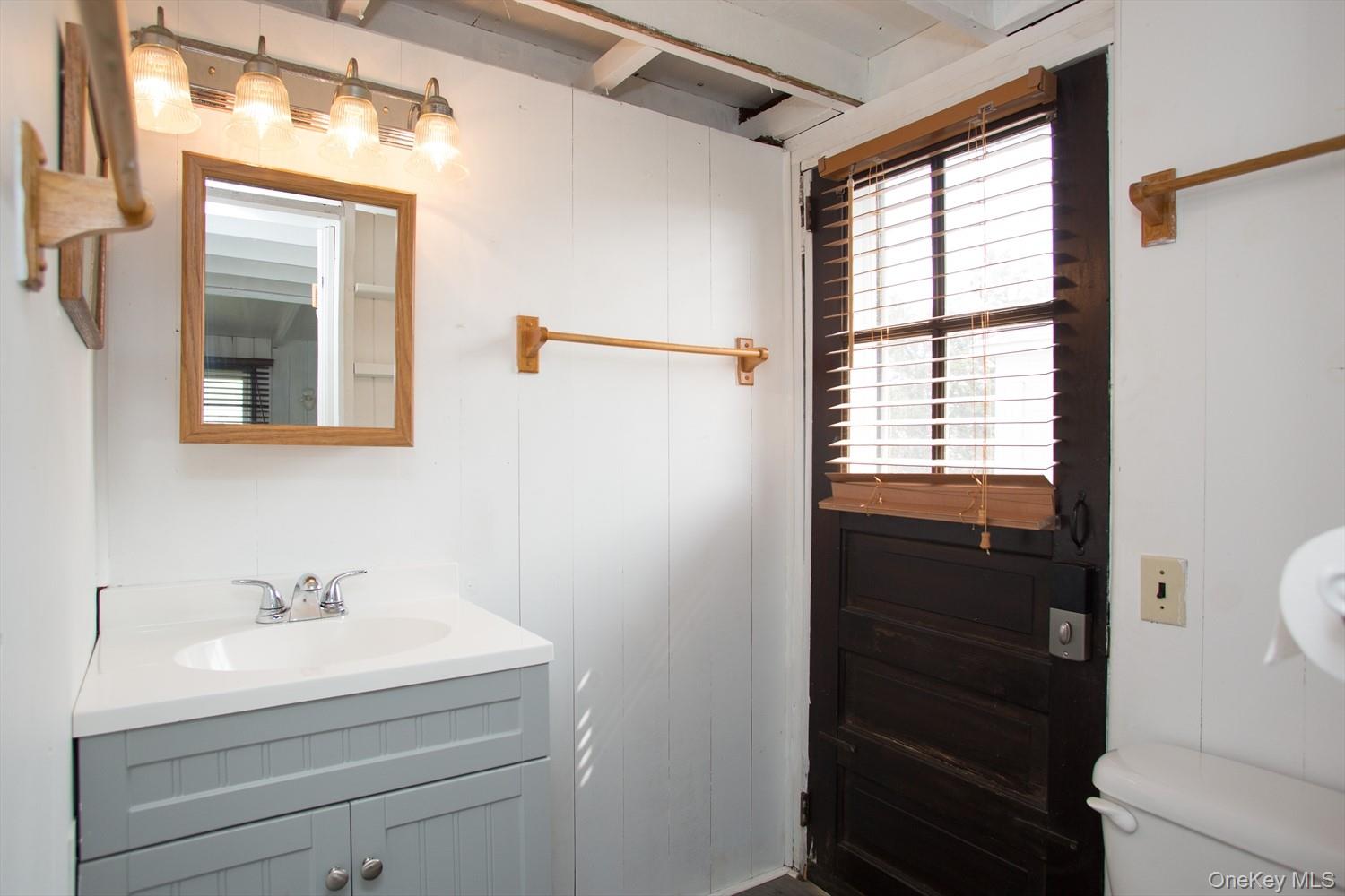 #9 photo, 39 Point Road, सफ़ोक काउंटी Westhampton Beach , NY 11978