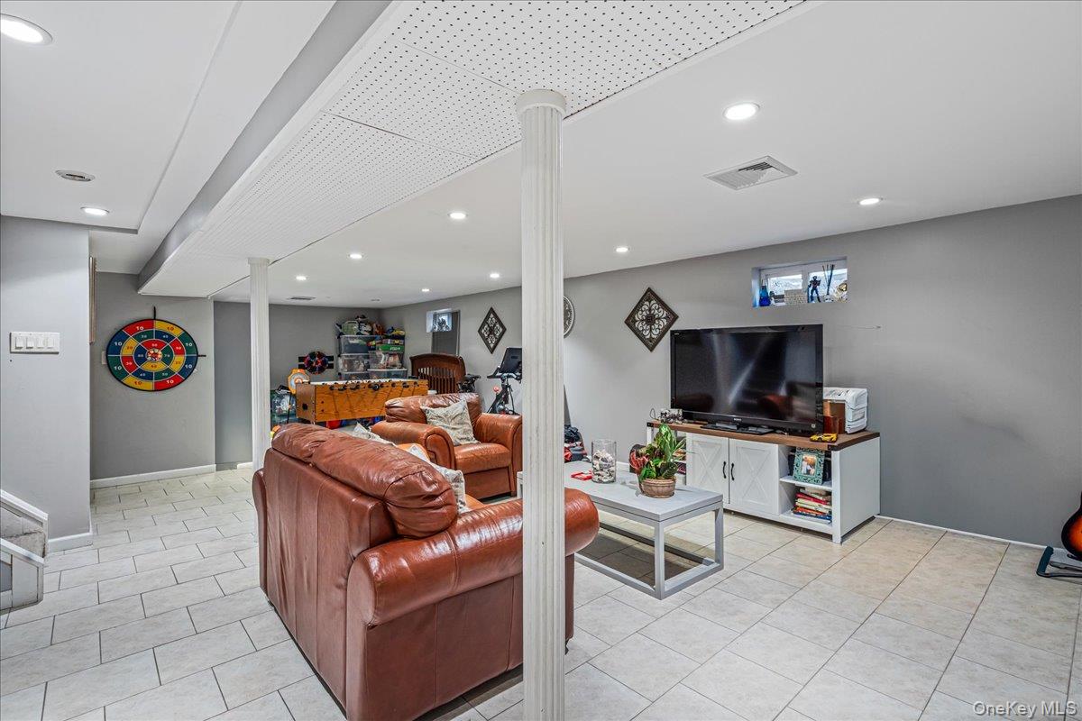 #17 photo, 145-65 9th Avenue, Whitestone , NY 11357