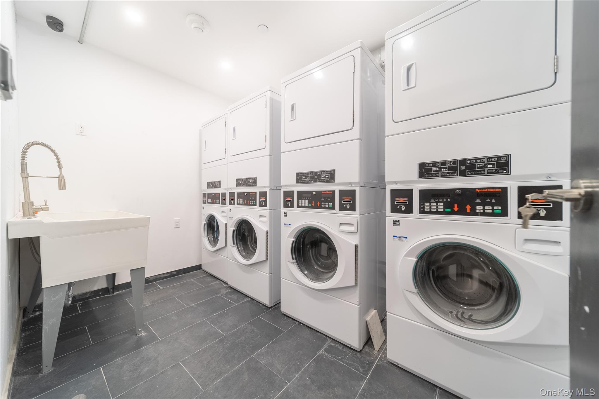 #11 photo, 132-55 41 Road, קווינס Flushing , NY 11355