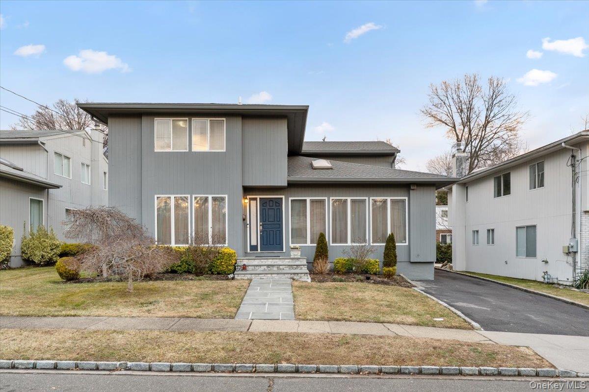 #1 photo, 47 Berkshire Road, Great Neck , NY 11023